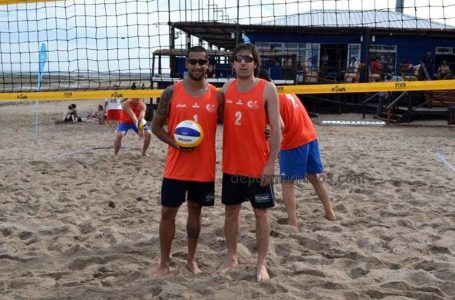 Torneo Argentino de Beach Vóley: La dupla del castense Silva entre los mejores 12 equipos