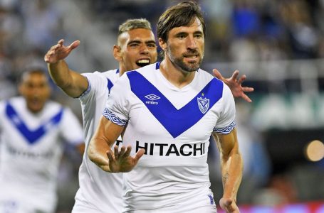 El fútbol volvió a pura acción: Vélez se impuso a Estudiantes de La Plata en la última jugada
