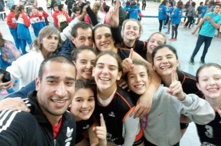 Racing CAMPEÓN del Abierto de Vóley Femenino