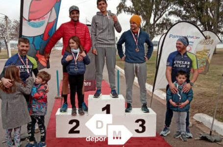 Atletas castenses obtuvieron podios en el Duatlón de Santa Rosa