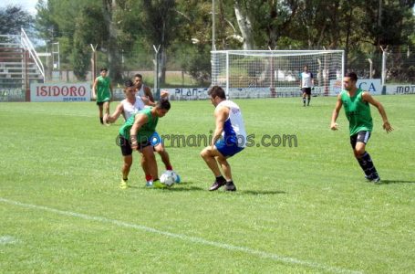 Clásico amistoso con victoria de Racing en el Próspero Jáñez