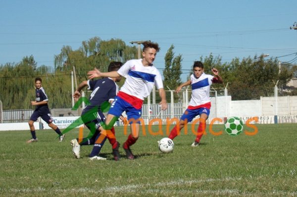 Divisiones Inferiores // Debut sin victorias de los castenses: Todos los números de la 1ra fecha