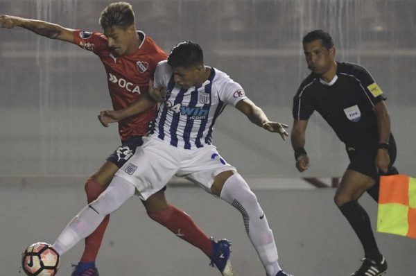 Independiente volvió a chocar con su ineficacia y sólo igualó en el debut de la Sudamericana