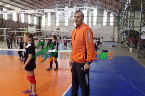 Comenzaron los Encuentros de Minivóley en Castex: Racing recibió a Pico FC y Barón