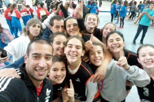 Racing CAMPEÓN del Abierto de Vóley Femenino