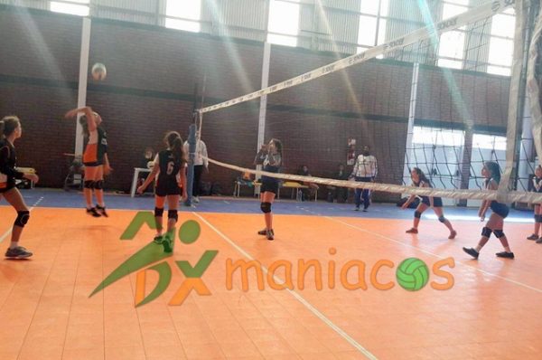 «Finde» de triunfos de Racing: Liga Provincial de Vóley y Encuentro de Mini. Todo el resumen y lo que viene