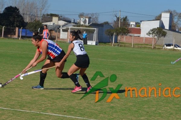 HOCKEY // Estudiantil igualo de local ante Santa Isabel