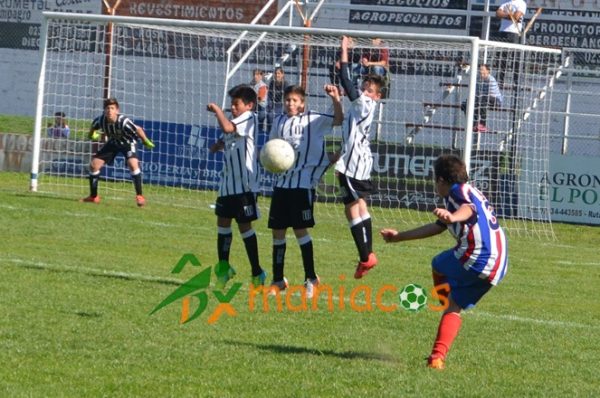 INFERIORES // Terminó la fase de grupos: Castenses clasificados en 7ma y el albo en 5ta. Todos los números