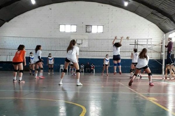VÓLEY // Las chicas de Racing imparable en la Liga Provincial