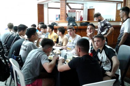 Buen gesto albos! Racing devolvió gentilezas a San Martín