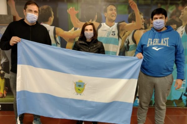 Reconocimiento y beca para nadadora pampeana que irá a los Paralimpicos de Tokio 2020