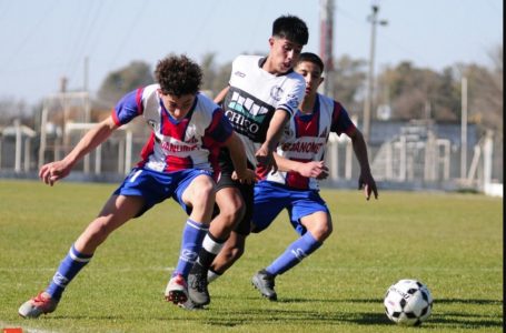 Inferiores: los castenses de visitante. Toda la fecha