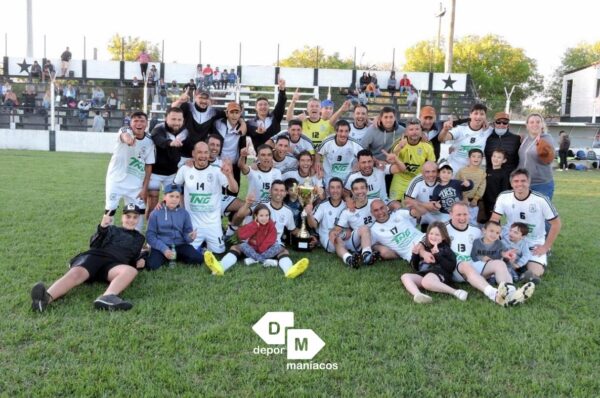 Racing campeón del Fútbol de Veteranos