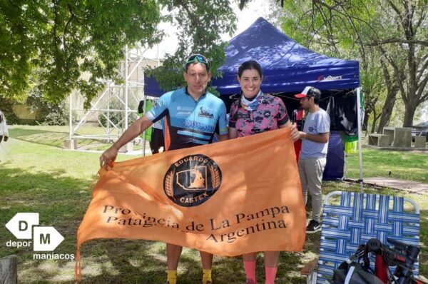 Rigal (ganador) y Mediza (tercera) en el MTB de General Pico