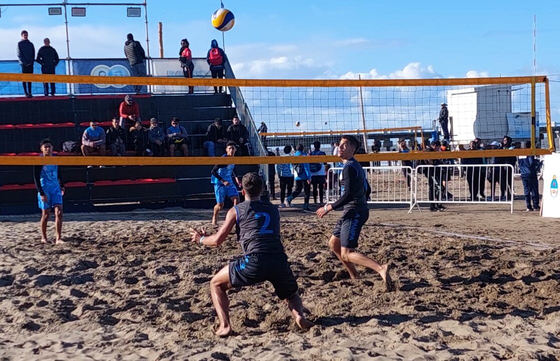 Juegos Evita Playa: el vóley masculino pampeano a semifinales