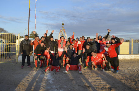 Fútbol Senior: La Maruja y Senior de Santa Isabel, campeones