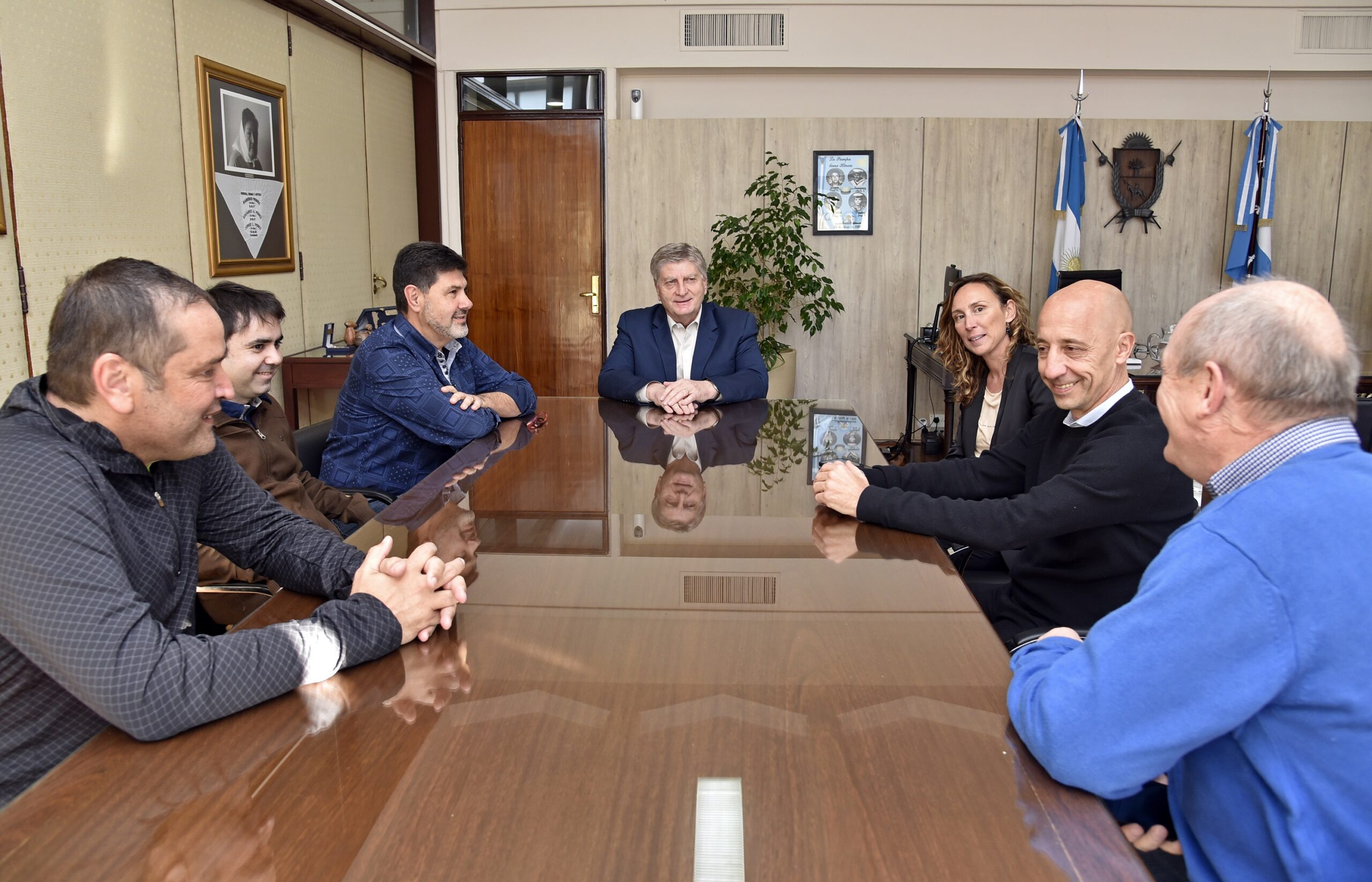 Ziliotto recibió a dirigentes de Pico Foot Ball Club