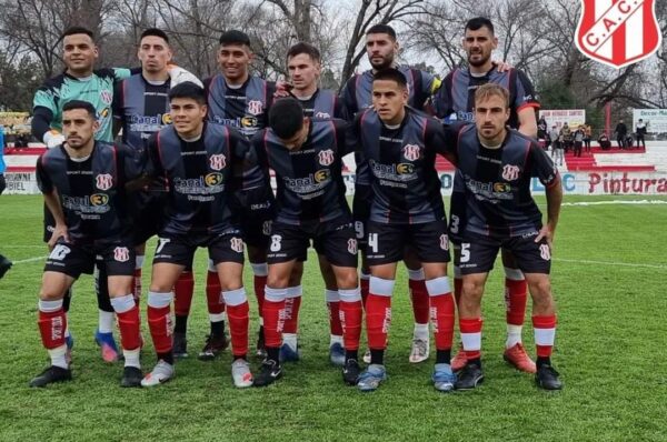 Costa derrotó a Estudiantil y se quedó con el Clausura. Racing ganó en Castex