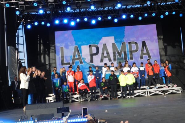 Rusherking y Choque Urbano en la apertura de los Juegos Nacionales Evita