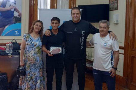 Natación: el Gobierno pampeano reconoció al nadador Nicolás Weigandt