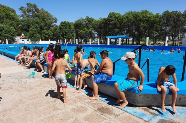 Abre el natatorio del polideportivo Municipal