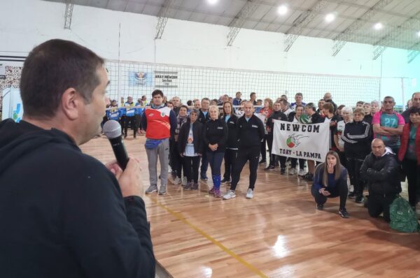 Newcom: más de 300 participantes en el inicio del Provincial