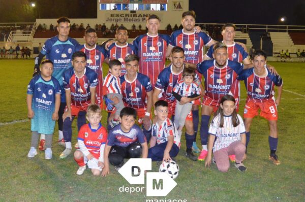 Estudiantil ganó de local y es puntero en su zona