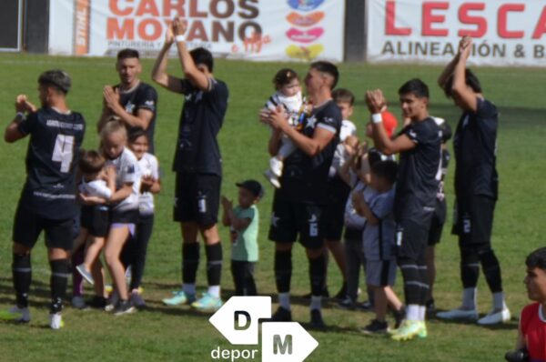 Racing ganó de visitante y se subió a lo más alto
