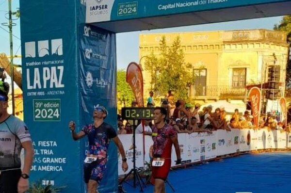 Sílvio e Iván en el Triatlón de La Paz