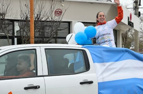 Entre emociones y festejos: Rocío recibida como una campeona